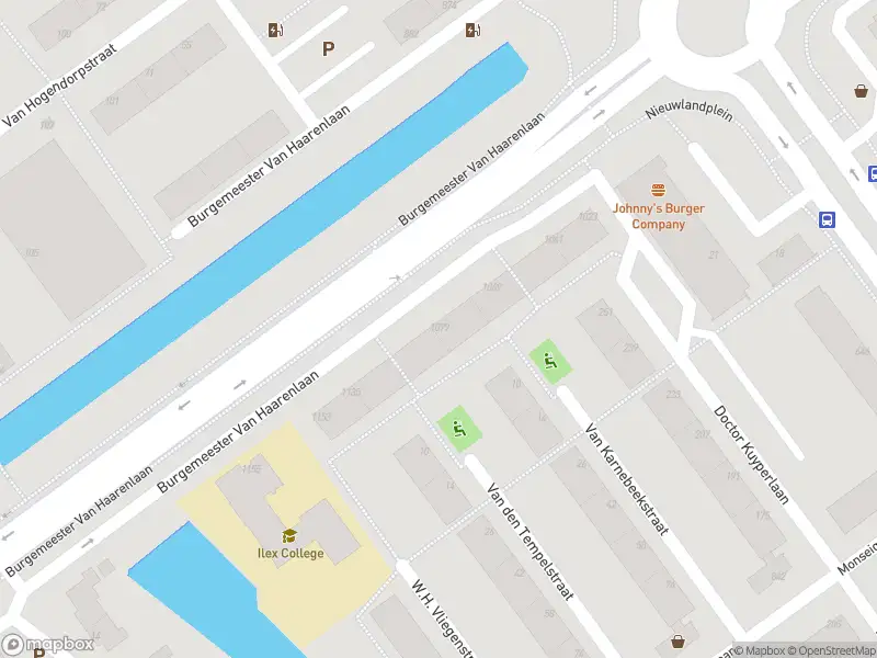 Ambulance met grote spoed naar de Burgemeester Van Haarenlaan in Schiedam