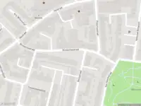 Brandweer met grote spoed naar de Blinkertsestraat in Helmond vanwege voertuigbrand