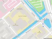 Ambulance met gepaste spoed naar de Zweilandlaan in Leiden