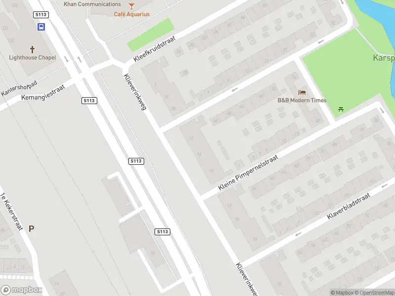 Ambulance met gepaste spoed naar de Klaroenstraat in Amsterdam