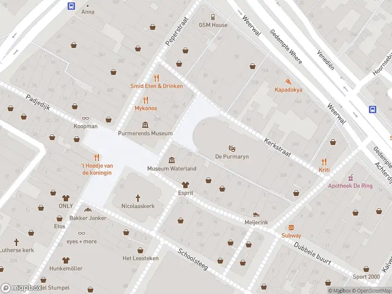 Ambulance met grote spoed naar de Willem Eggertstraat in Purmerend