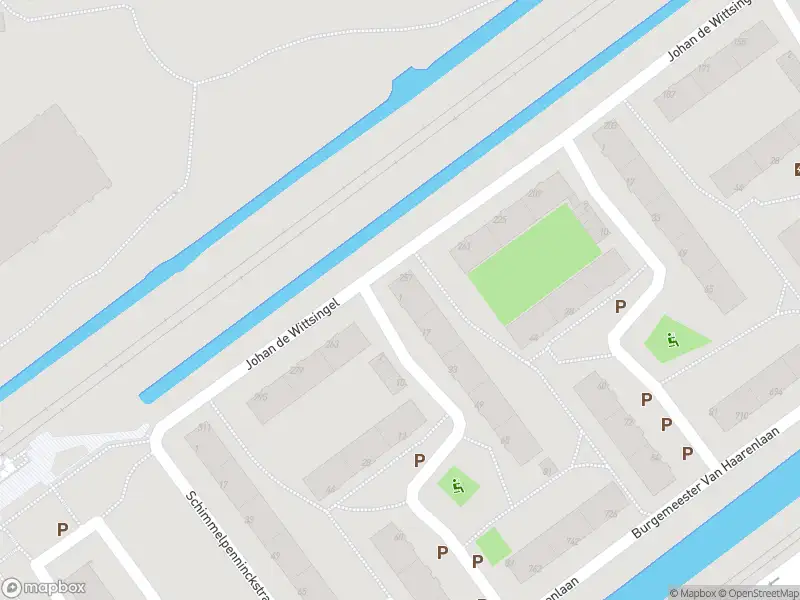 Ambulance met gepaste spoed naar de Van Hallstraat in Schiedam