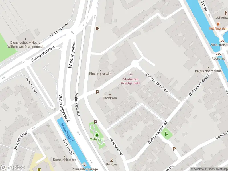 Ambulance met grote spoed naar de Kampveld in Delft