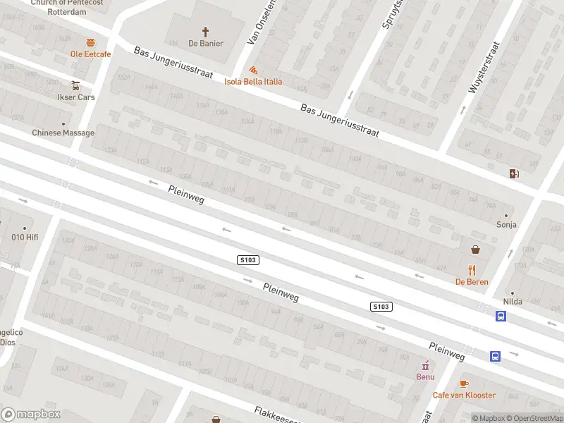 Ambulance met grote spoed naar de Pleinweg in Rotterdam