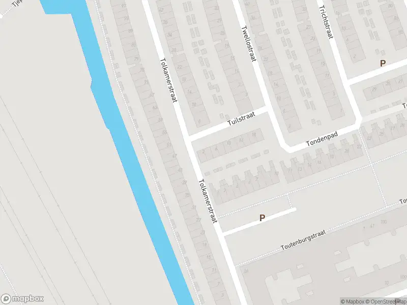 Ambulance met grote spoed naar de Tuilstraat in Amsterdam