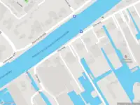 Ambulance met grote spoed naar de Leimuiderdijk in Rijsenhout