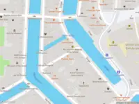 Ambulance met gepaste spoed naar de Beulingstraat in Amsterdam