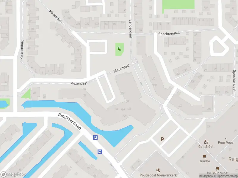 Ambulance met grote spoed naar de Mezendaal in Nieuwerkerk aan den IJssel