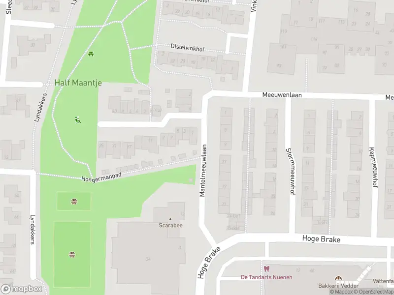 Brandweer met grote spoed naar de Mantelmeeuwlaan in Nuenen vanwege voertuigbrand