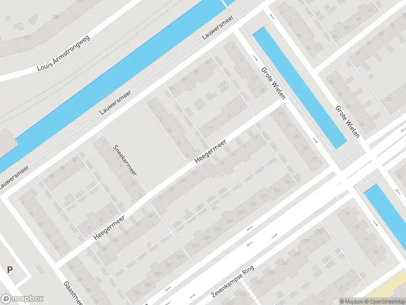 Ambulance met grote spoed naar de Heegermeer in Rotterdam