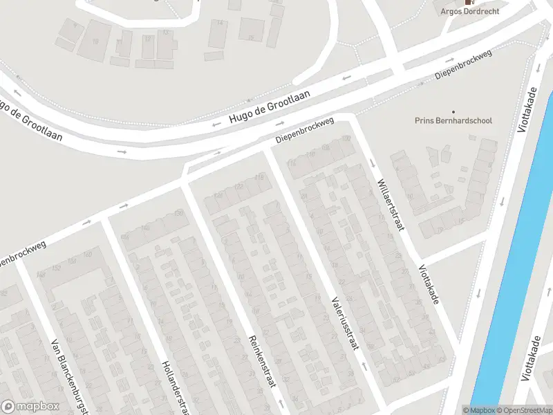 Ambulance met gepaste spoed naar de Valeriusstraat in Dordrecht