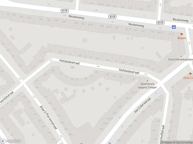 Ambulance met grote spoed naar de Hofstedestraat in Rotterdam