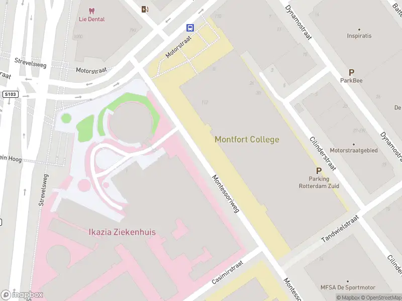 Ambulance met gepaste spoed naar de Montessoriweg in Rotterdam