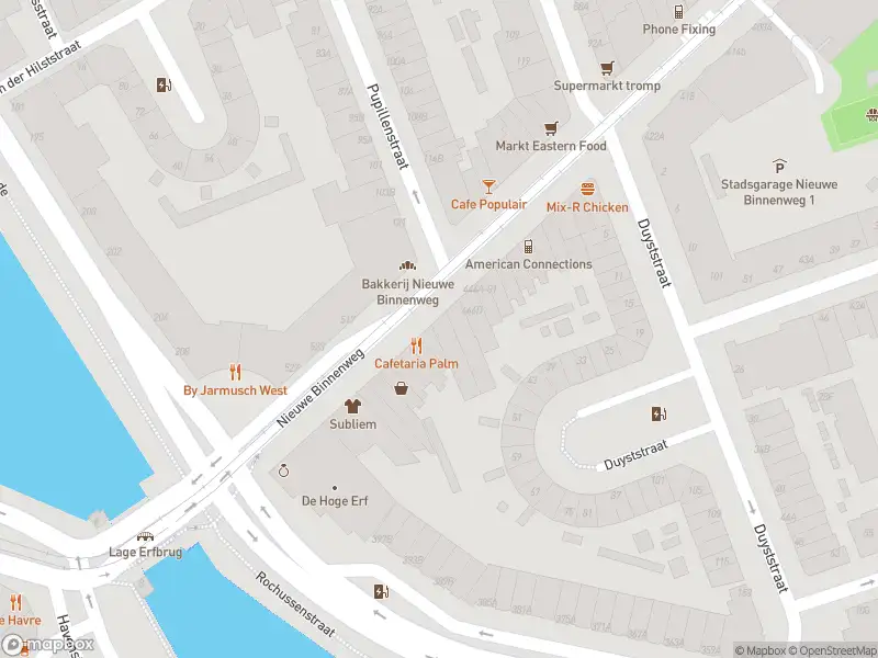 Ambulance met grote spoed naar de Nieuwe Binnenweg in Rotterdam