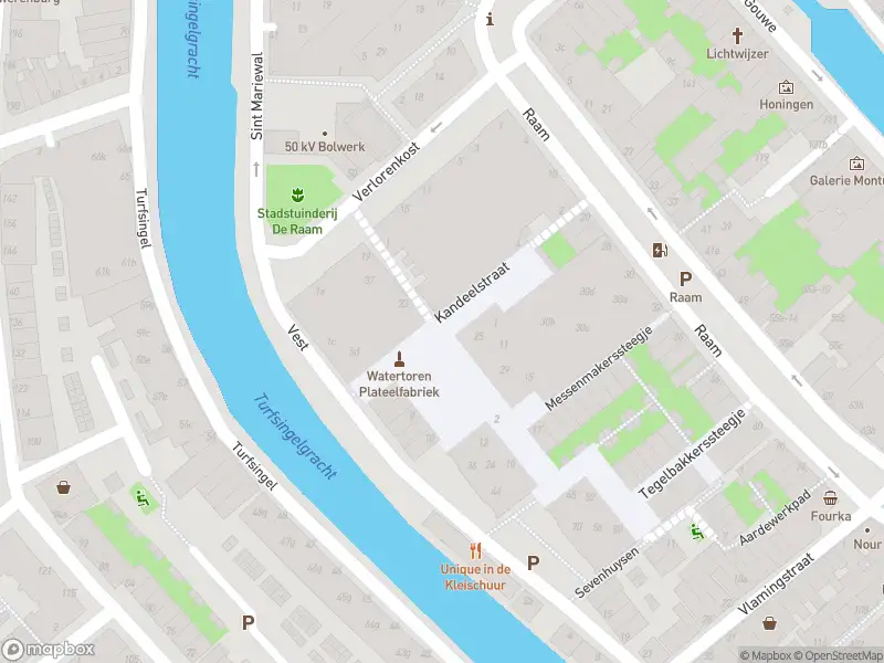 Ambulance met grote spoed naar de Plateelstraat in Gouda