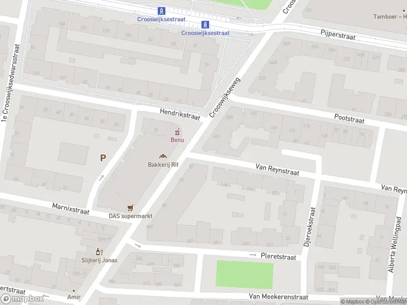 Ambulance met grote spoed naar de Crooswijkseweg in Rotterdam