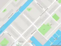 Ambulance met grote spoed naar de Jacob Burggraafstraat in Amsterdam