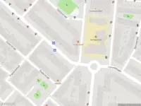 Ambulance met grote spoed naar de Prof. Kamerlingh Onneslaan in Schiedam