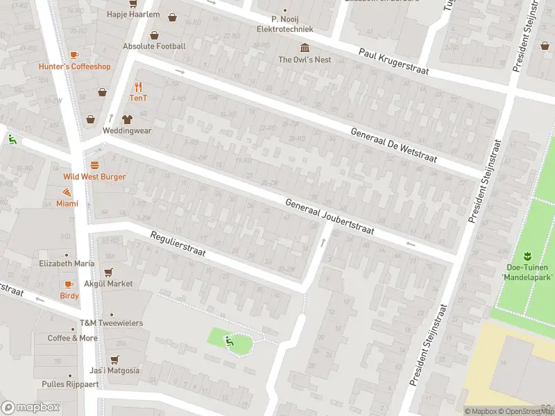 Ambulance met grote spoed naar de Generaal Joubertstraat in Haarlem