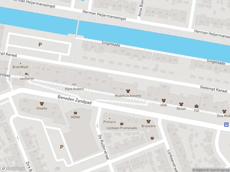 Ambulance met gepaste spoed naar de Gedempt Kanaal in Middelharnis