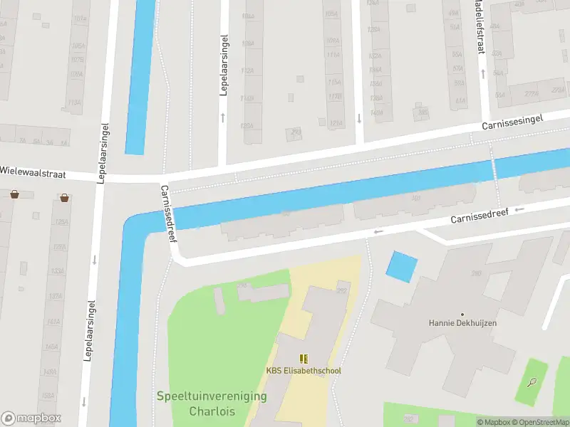 Ambulance met gepaste spoed naar de Carnissedreef in Rotterdam