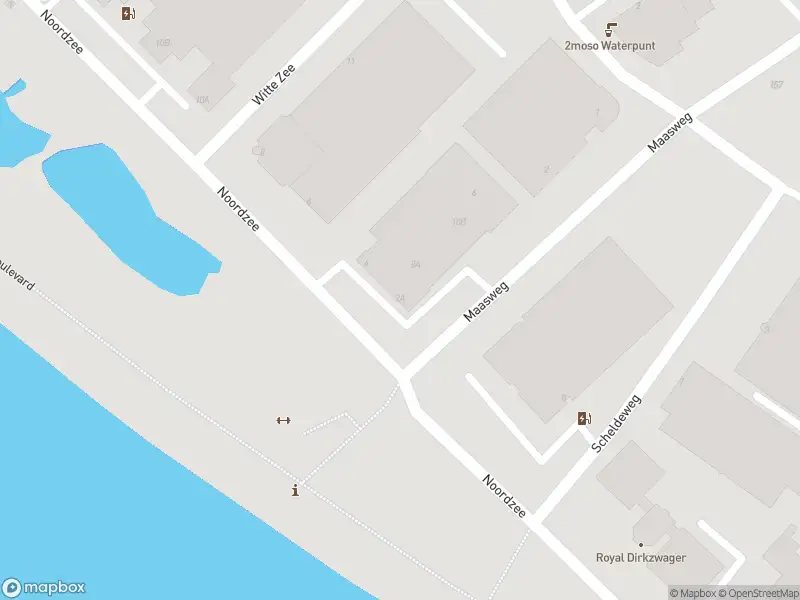 Ambulance met gepaste spoed naar de Noordzee in Maassluis