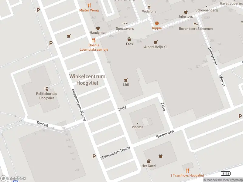 Ambulance met gepaste spoed naar de Middenbaan-Noord in Hoogvliet Rotterdam