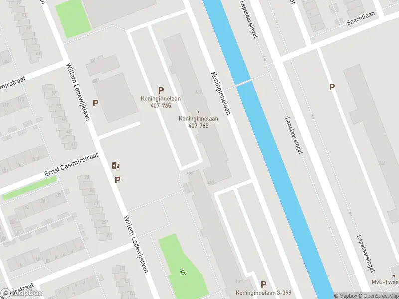 Ambulance met gepaste spoed naar de Koninginnelaan in Vlaardingen