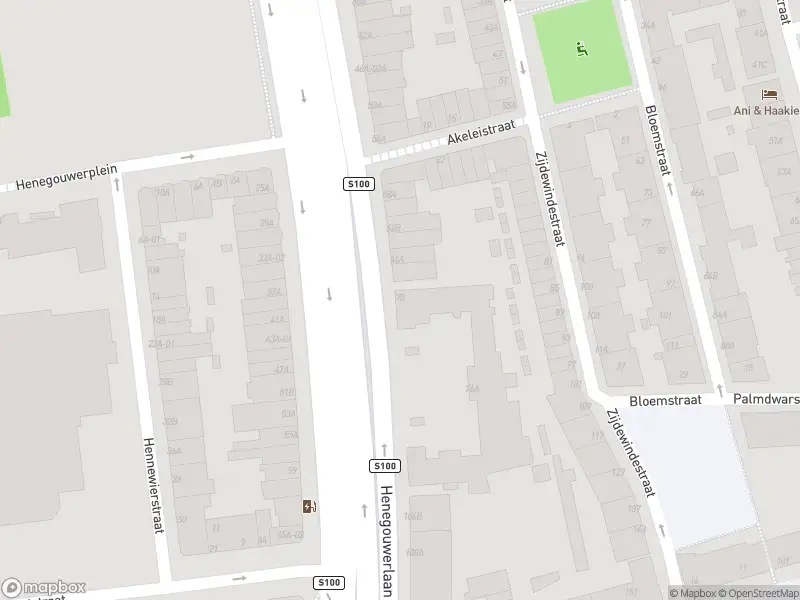 Ambulance met gepaste spoed naar de Henegouwerlaan in Rotterdam