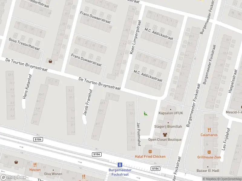 Ambulance met grote spoed naar de De Tourton Bruynsstraat in Amsterdam