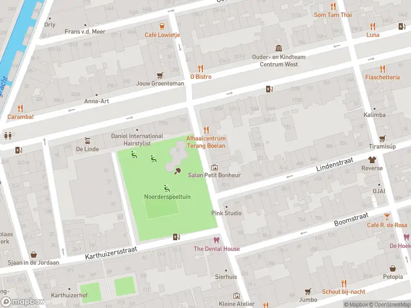 Ambulance met grote spoed naar de Tweede Lindendwarsstraat in Amsterdam