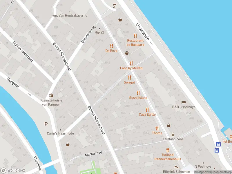 Brandweer met grote spoed naar de Karpersteeg in Kampen vanwege waarnemen gaslucht