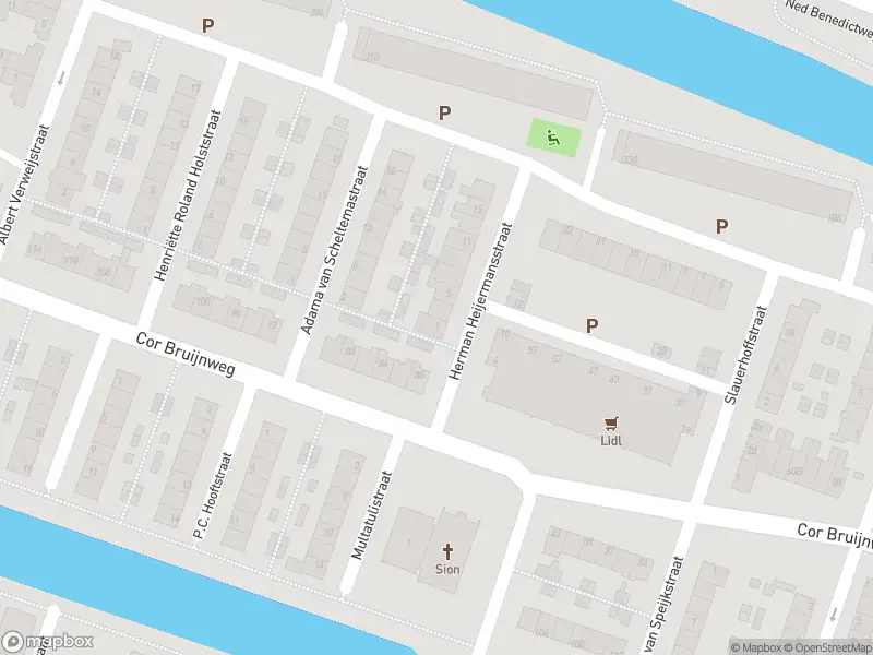 Ambulance met grote spoed naar de Herman Heijermansstraat in Wormerveer