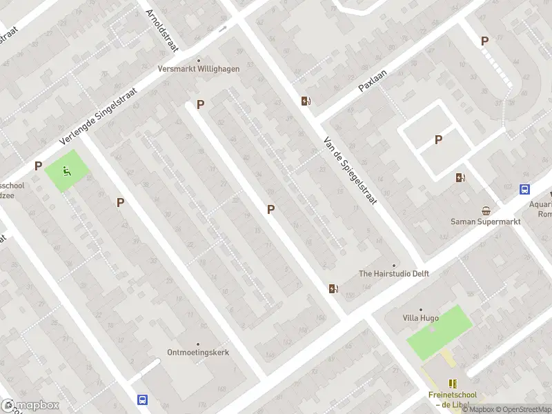 Brandweer met grote spoed naar de Warmoezierstraat in Delft vanwege afhijsen patient