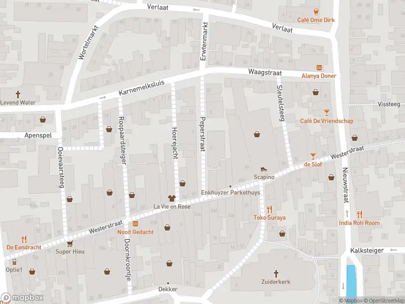 Ambulance met gepaste spoed naar de Peperstraat in Enkhuizen