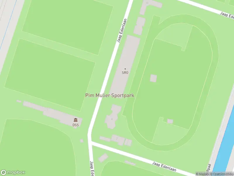 Ambulance met gepaste spoed naar de Jaap Edenlaan in Haarlem