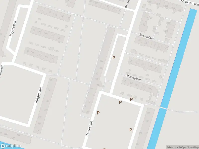 Ambulance met grote spoed naar de Bosseplaat in Rozenburg