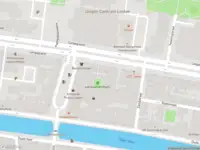 Brandweer met gepaste spoed naar de Van Assendelftshof in Leiden vanwege wateroverlast