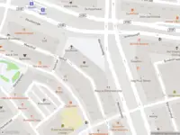 Ambulance met grote spoed naar de Mariniersweg in Rotterdam