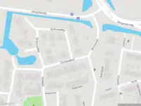 Ambulance met grote spoed naar de De Kroonakker in Warmenhuizen