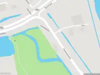 Ambulance met grote spoed naar de Ziedewijdsedijk in Barendrecht