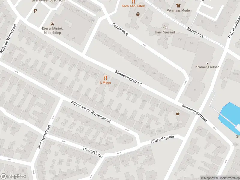 Ambulance met grote spoed naar de Middeldiepstraat in Sliedrecht