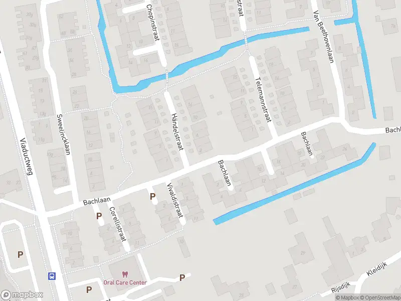 Ambulance met gepaste spoed naar de Händelstraat in Rhoon