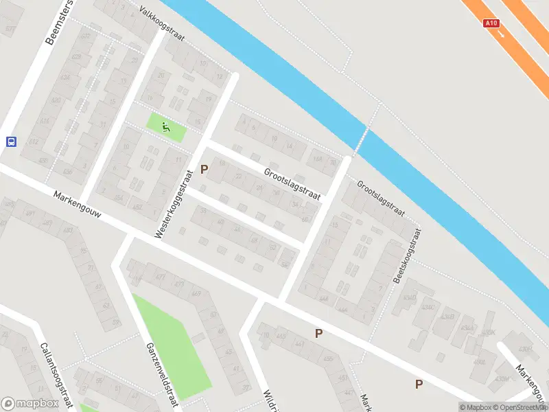 Ambulance met gepaste spoed naar de Grootslagstraat in Amsterdam