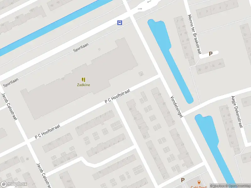 Ambulance met gepaste spoed naar de P.C. Hooftstraat in Spijkenisse