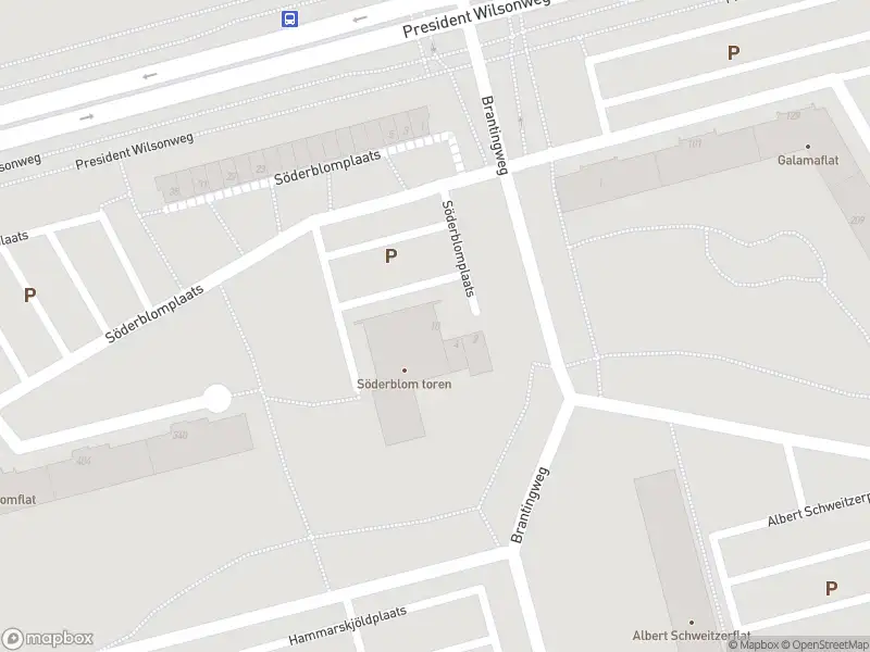 Ambulance met gepaste spoed naar de Söderblomplaats in Rotterdam