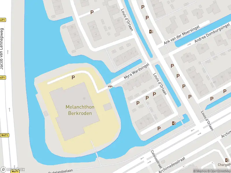 Ambulance met gepaste spoed naar de Myra Wardsingel in Berkel en Rodenrijs