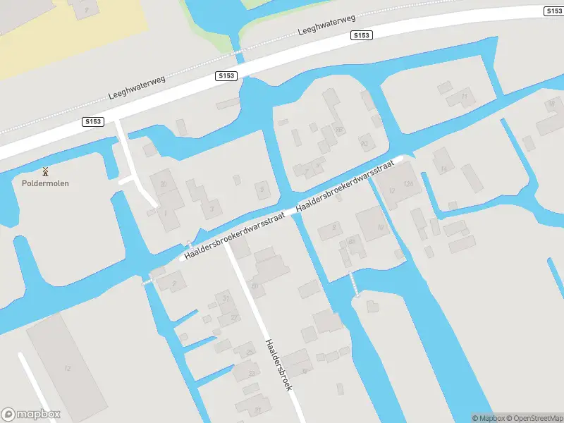 Ambulance met gepaste spoed naar de Haaldersbroekerdwarsstraat in Zaandam