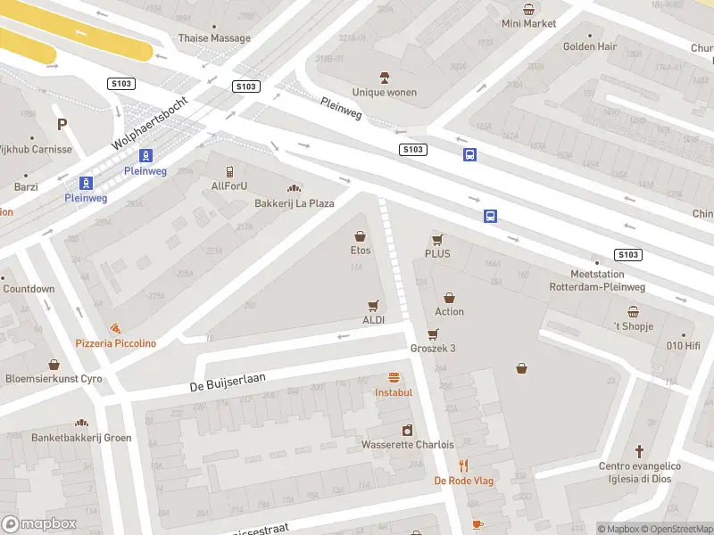 Ambulance met gepaste spoed naar de Ebenhaëzerstraat in Rotterdam