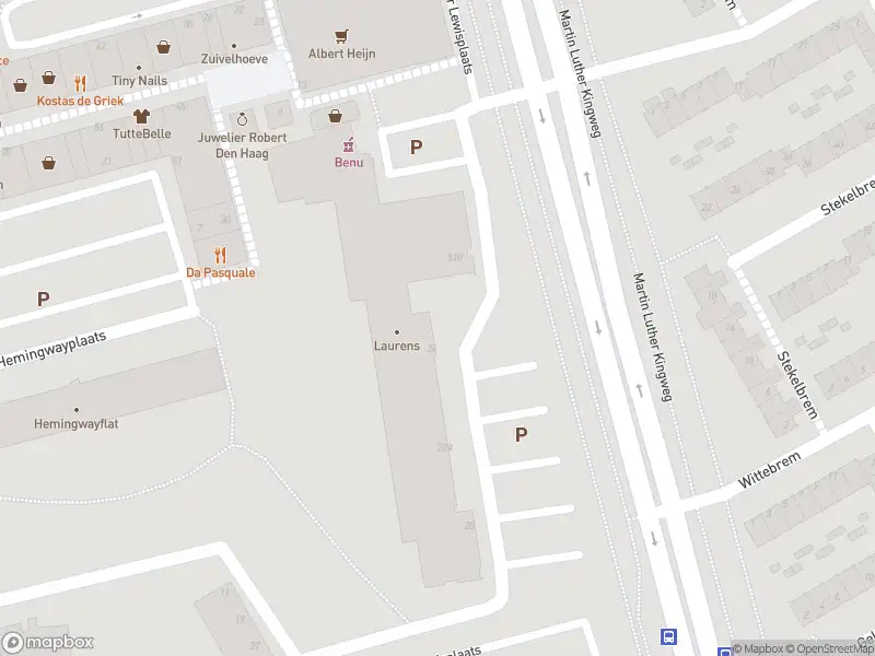 Ambulance met gepaste spoed naar de Sinclair Lewisplaats in Rotterdam